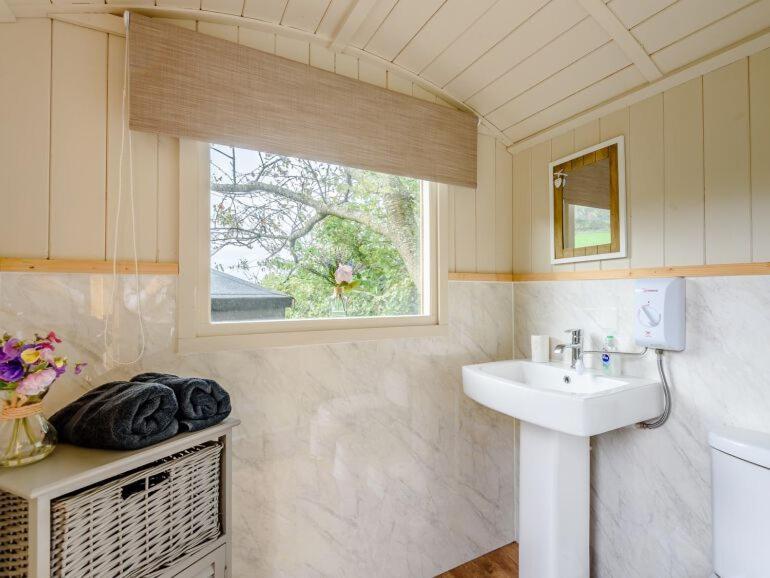Ewe Retreat Shepherds Hut 헤리퍼드 외부 사진